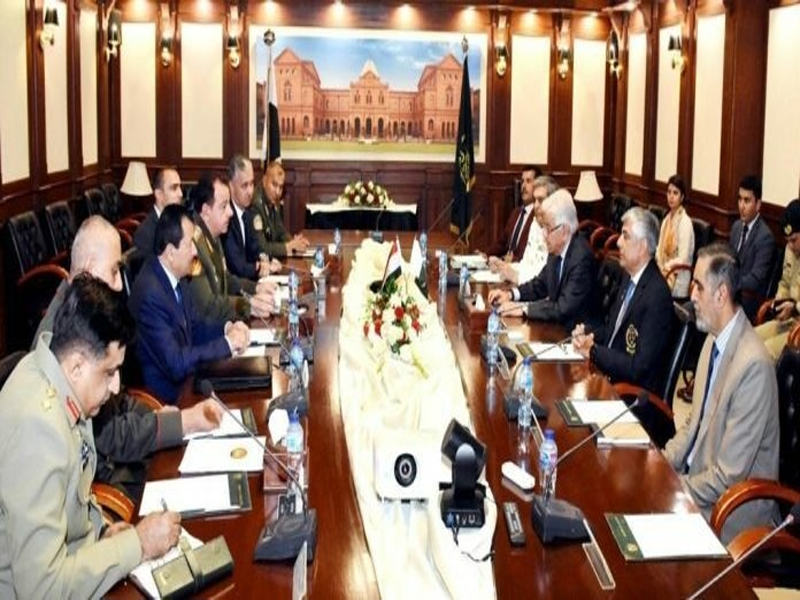Pak-Tajik Defence ministers discuss matters of mutual interest
