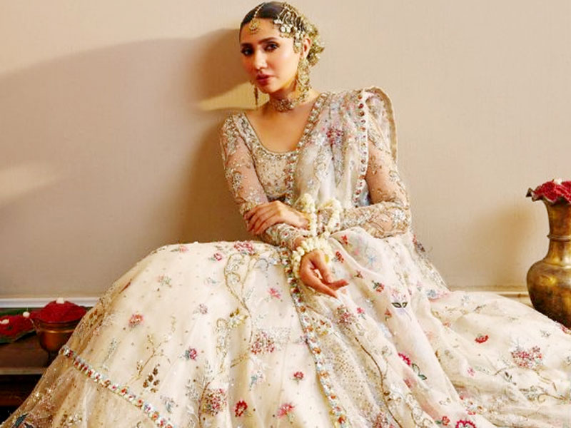 Mahira exudes royal charm in her latest fashion film